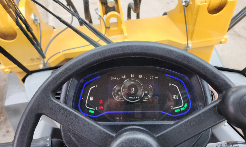 Фронтальный погрузчик HZM XC300 PRO